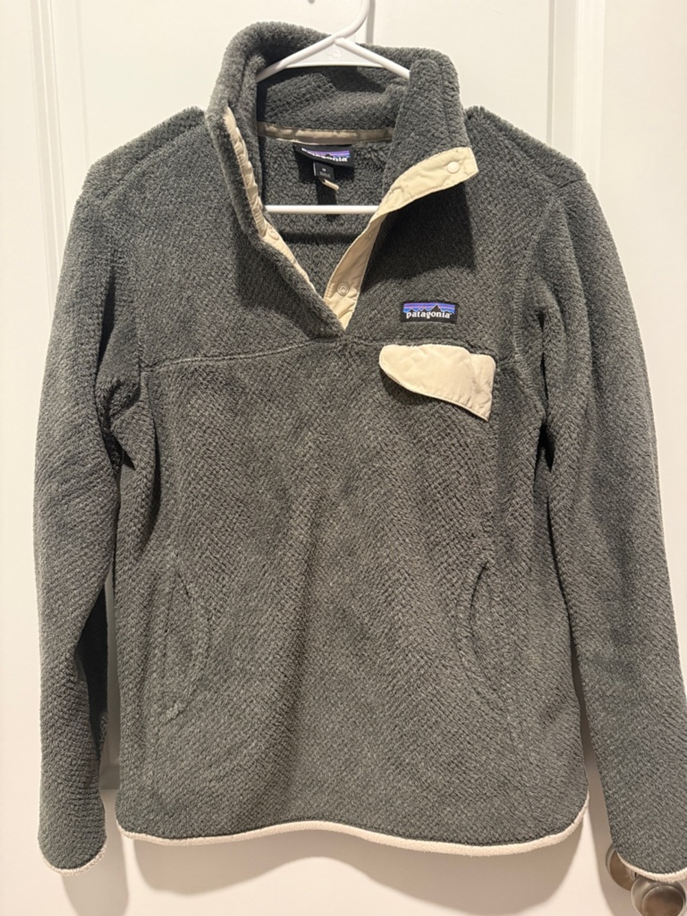 Patagonia women’s Re-Tool pullover